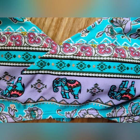 Swim top Summer Sale 🌼 - Picture 4 of 5